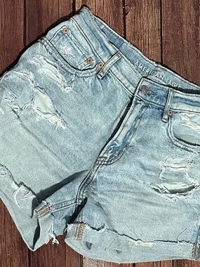 American Eagle Strigid Light Wash Distressed Denim Shorts
